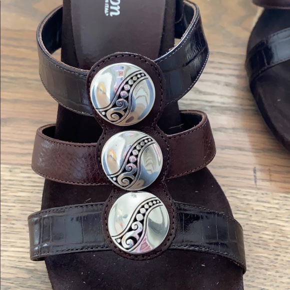 Excellent condition, Brighton wedges, size 9. - Picture 3 of 4